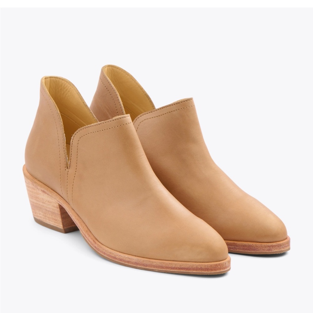 Nisolo Everyday Ankle Bootie Almond, size 7.5